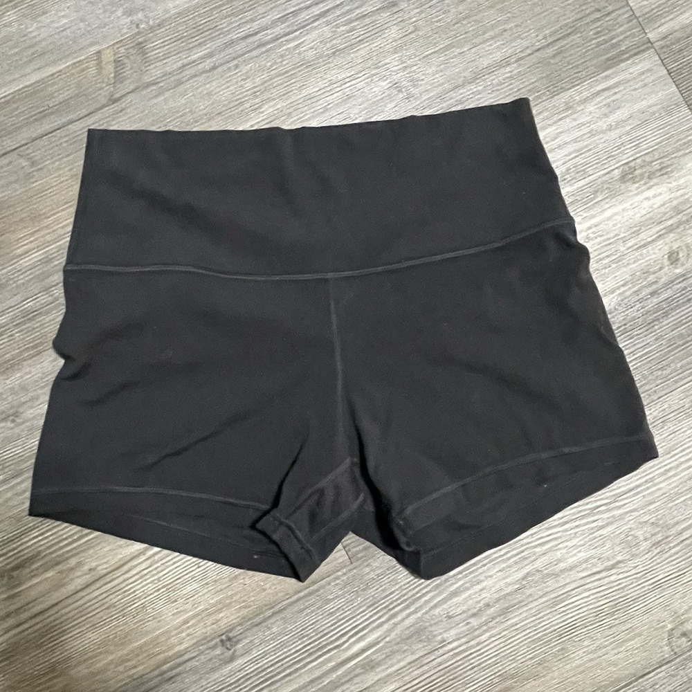 LULULEMON Size 12 Black Stretch Align High Rise HR Shorts 4"